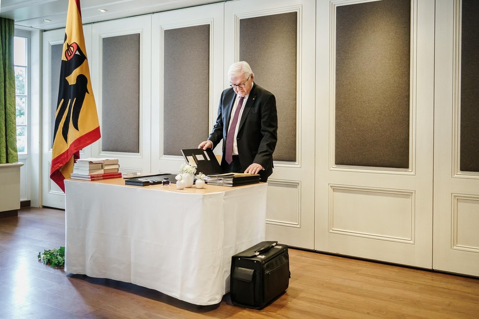 Bundespräsident Frank-Walter Steinmeier bei der Aufnahme der Amtsgeschäfte im Hotel Maiers Johanniterbad in Rottweil